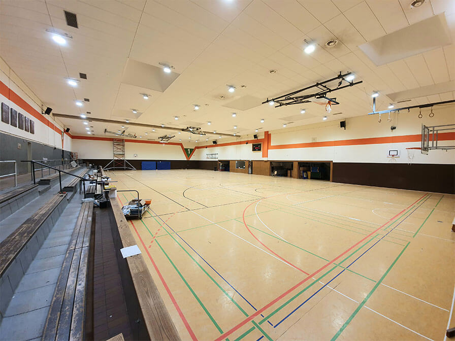 große Turnhalle der Sportstätten Breckerfeld nach Umrüstung auf LED-Beleuchtung